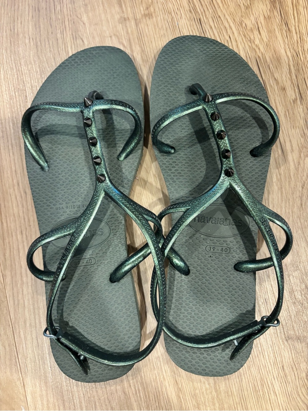 Havaianas Women's Iridescent Green Studded T-Strap Sandals